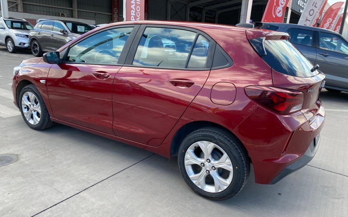 Chevrolet Onix — foto 7 de 21