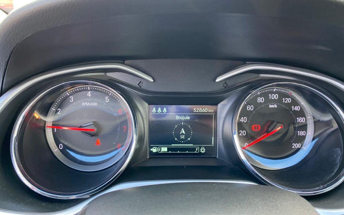 Chevrolet Onix — foto 10 de 21