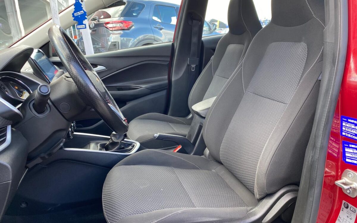 Chevrolet Onix — foto 21 de 21