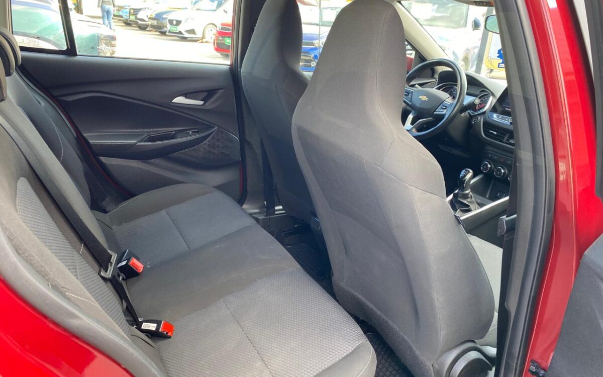 Chevrolet Onix — foto 17 de 21