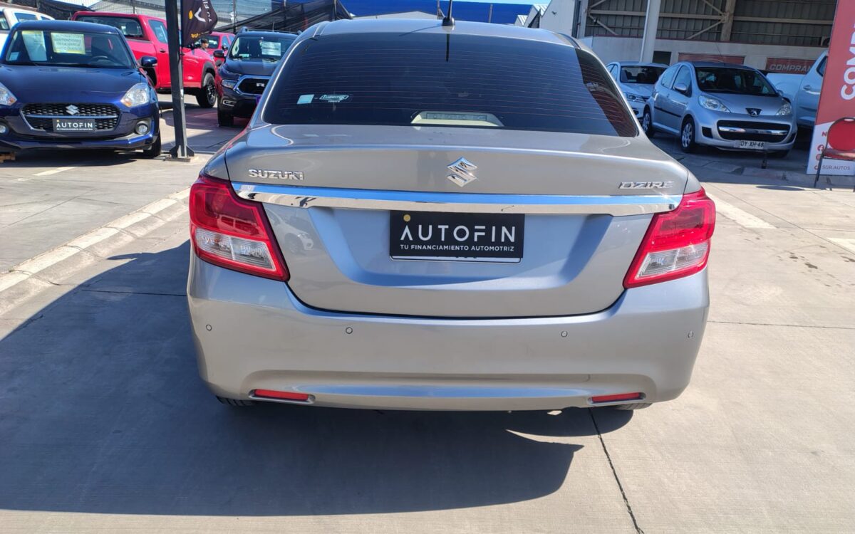 Suzuki Dzire — foto 8 de 13