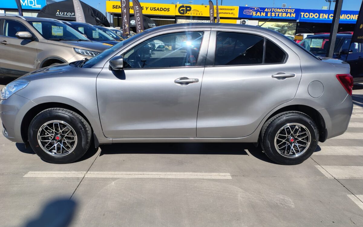 Suzuki Dzire — foto 7 de 13