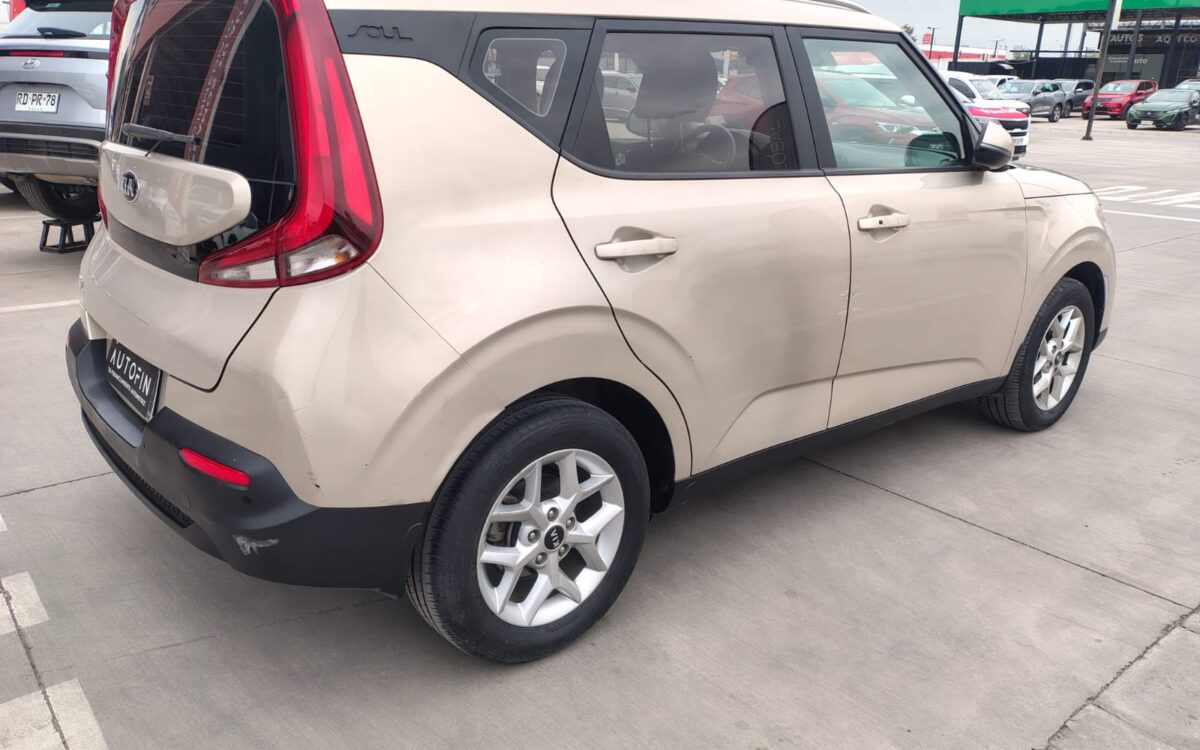 KIA Soul — foto 8 de 20