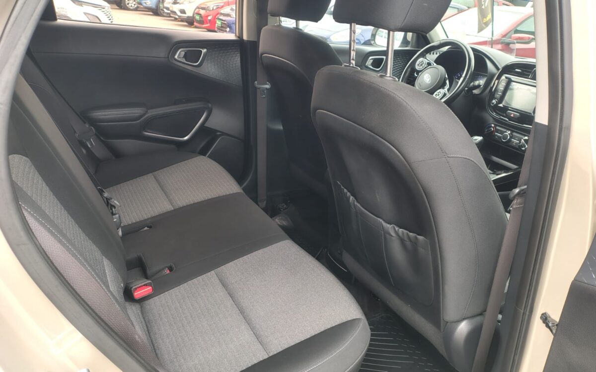 KIA Soul — foto 18 de 20