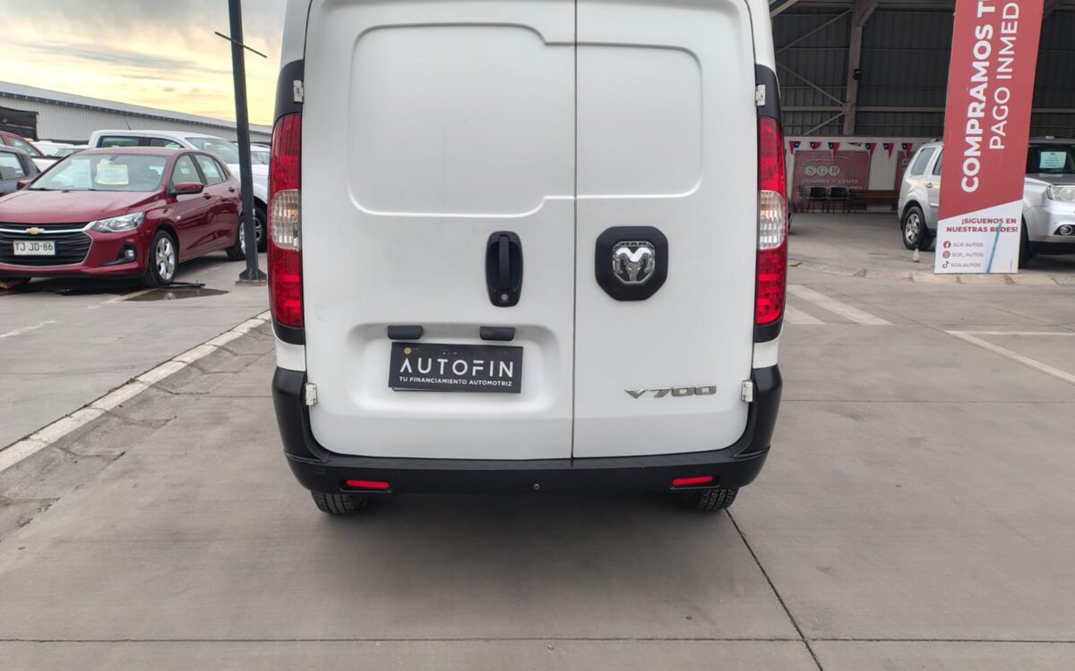 RAM 700 Rapid 1.4L St — foto 7 de 19