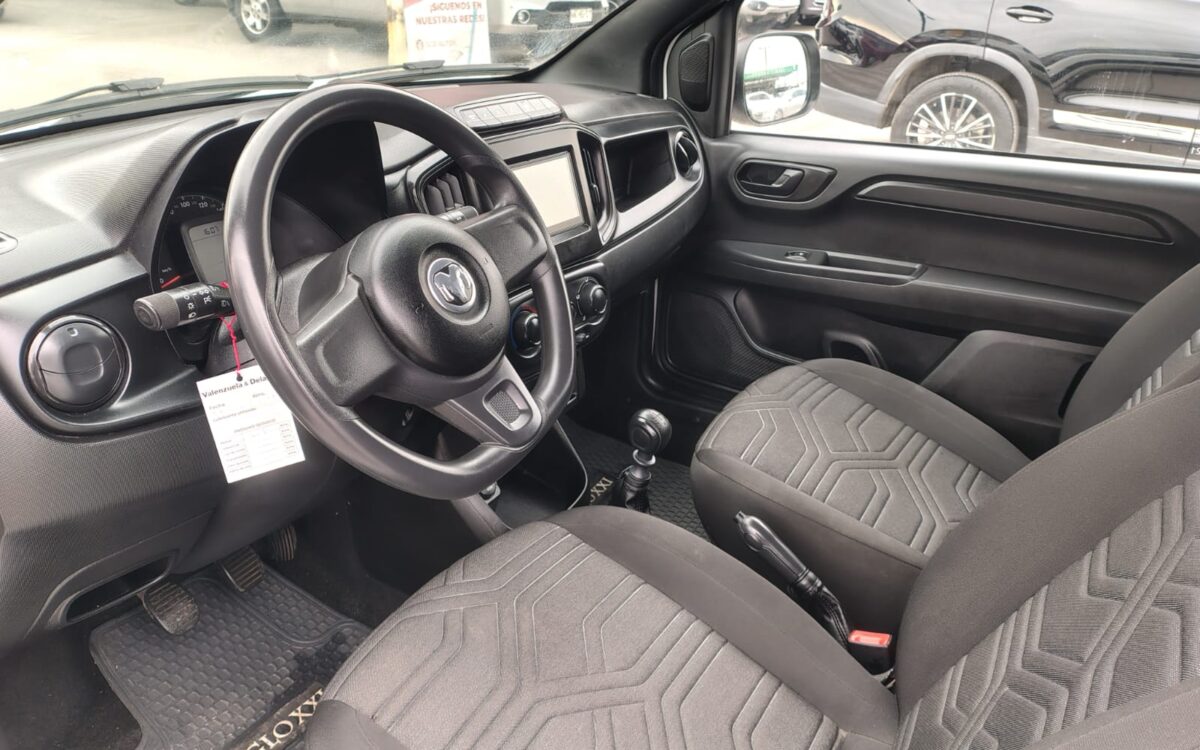 RAM 700 Rapid 1.4L St — foto 9 de 19