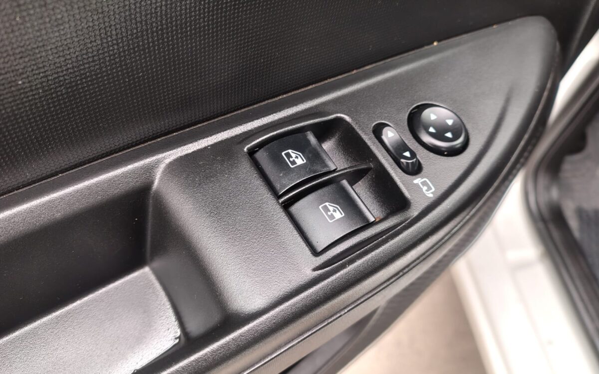 RAM 700 Rapid 1.4L St — foto 10 de 19