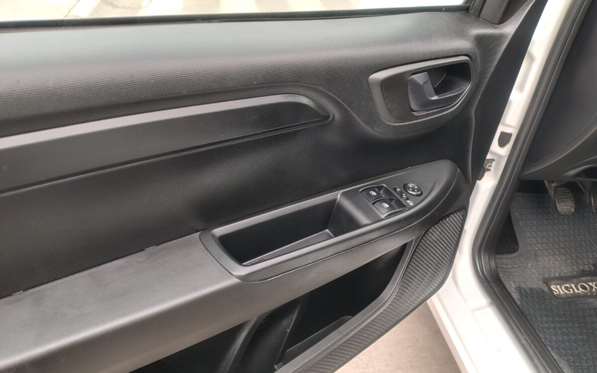 RAM 700 Rapid 1.4L St — foto 12 de 19