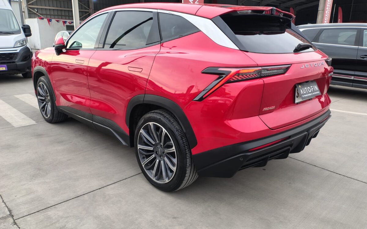 Jetour Dashing 1.6T 7Dct — foto 7 de 16