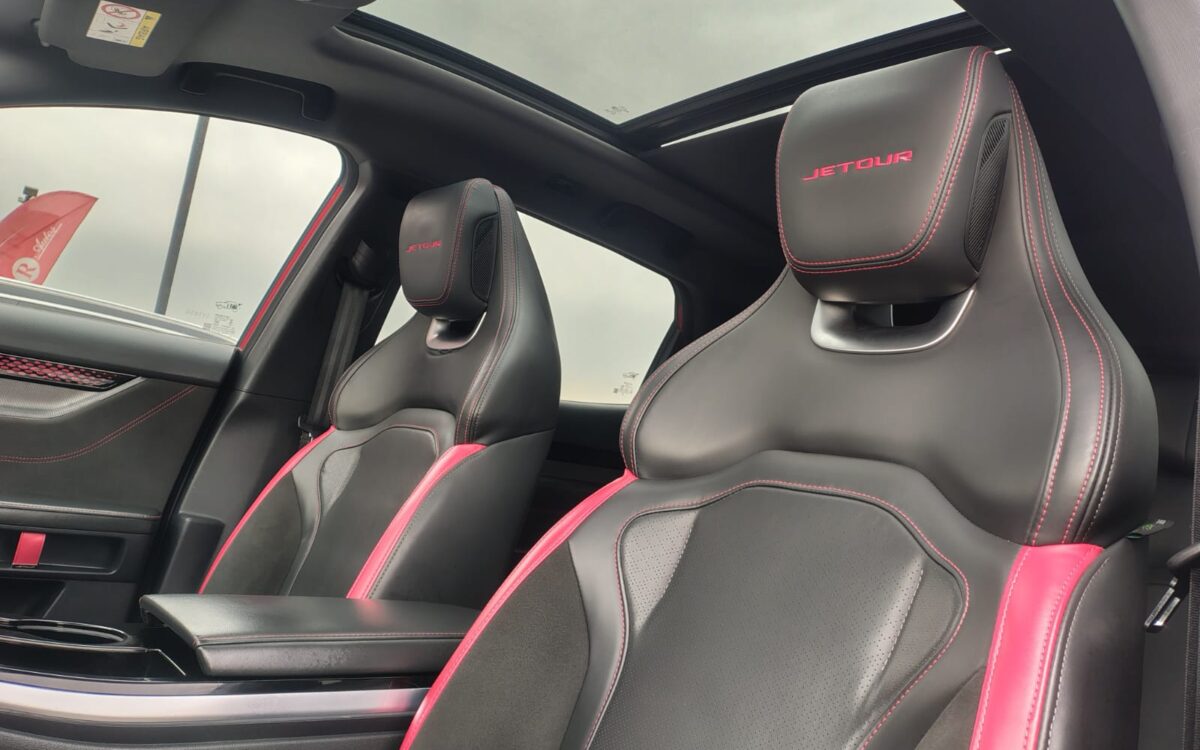 Jetour Dashing 1.6T 7Dct — foto 14 de 16