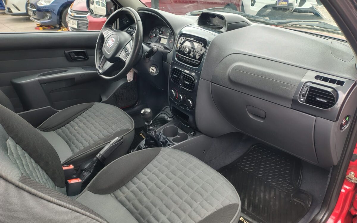 Fiat Strada Dcab — foto 9 de 14