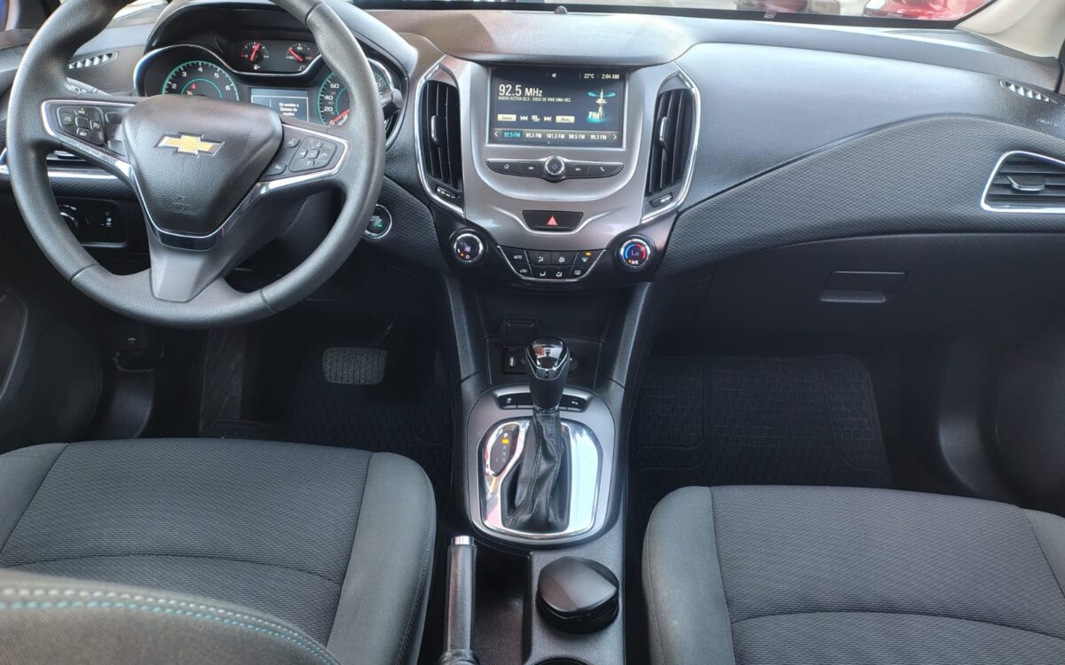 Chevrolet Cruze — foto 13 de 21