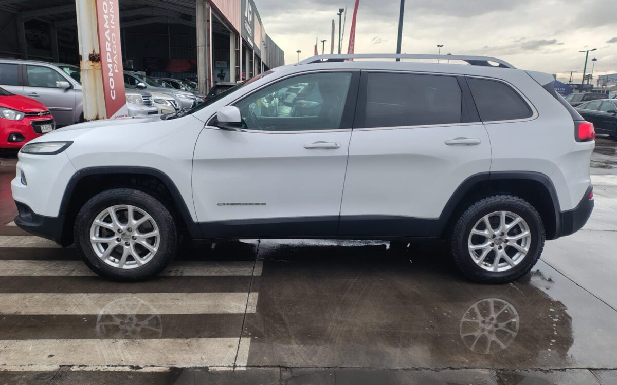 Jeep Cherokee Longitude 4×4 — foto 3 de 20