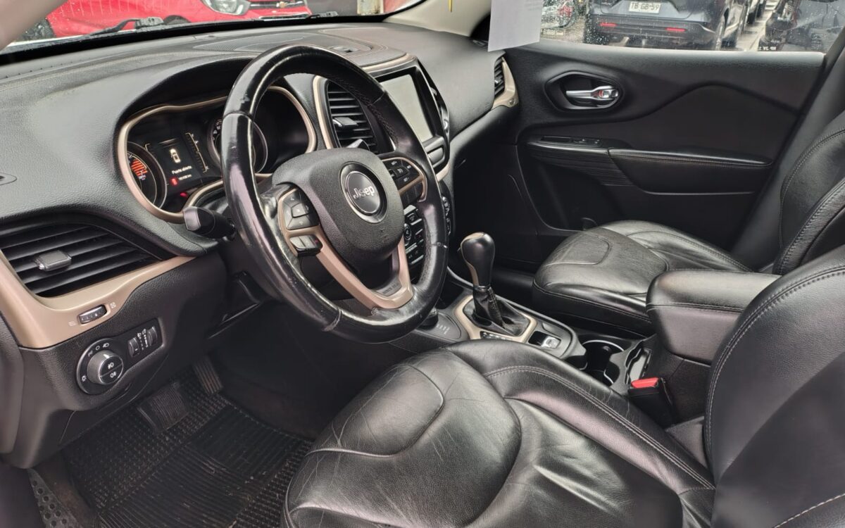 Jeep Cherokee Longitude 4×4 — foto 8 de 20