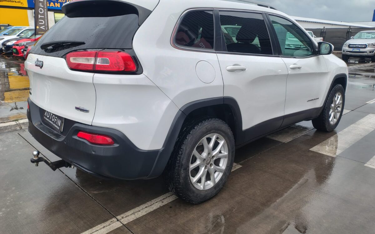 Jeep Cherokee Longitude 4×4 — foto 9 de 20