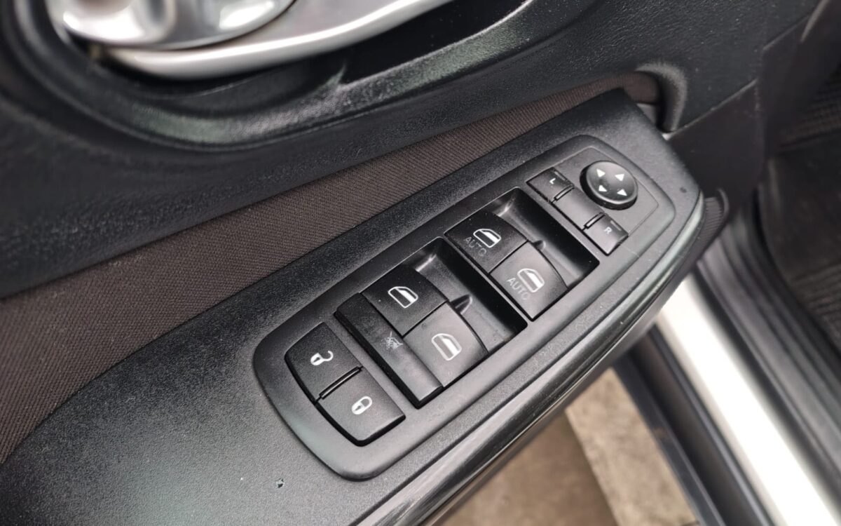 Jeep Cherokee Longitude 4×4 — foto 10 de 20