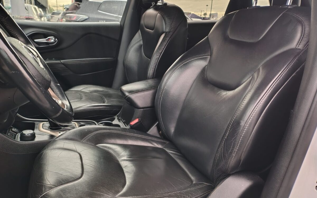 Jeep Cherokee Longitude 4×4 — foto 12 de 20