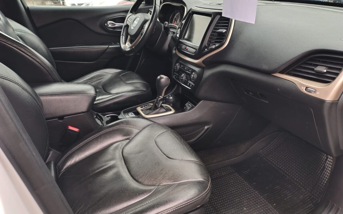 Jeep Cherokee Longitude 4×4 — foto 15 de 20