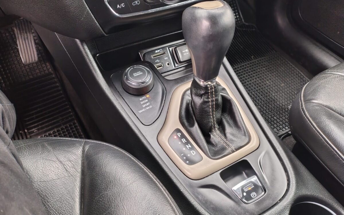 Jeep Cherokee Longitude 4×4 — foto 17 de 20