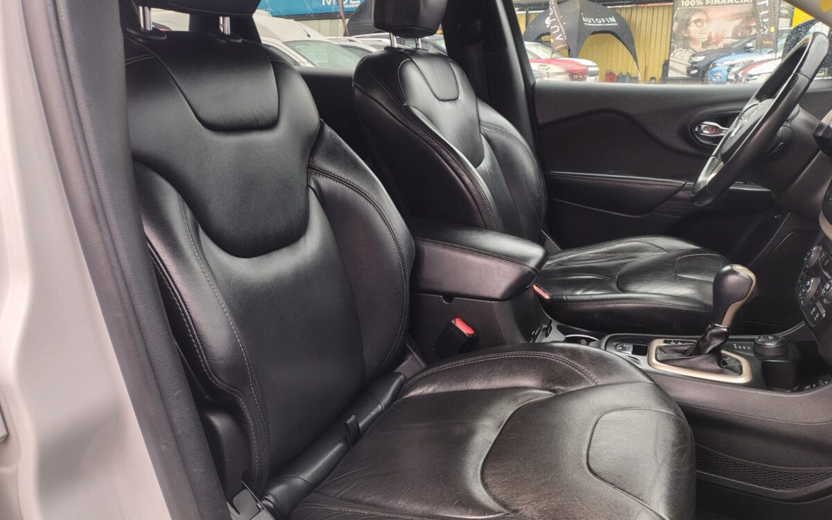 Jeep Cherokee Longitude 4×4 — foto 16 de 20