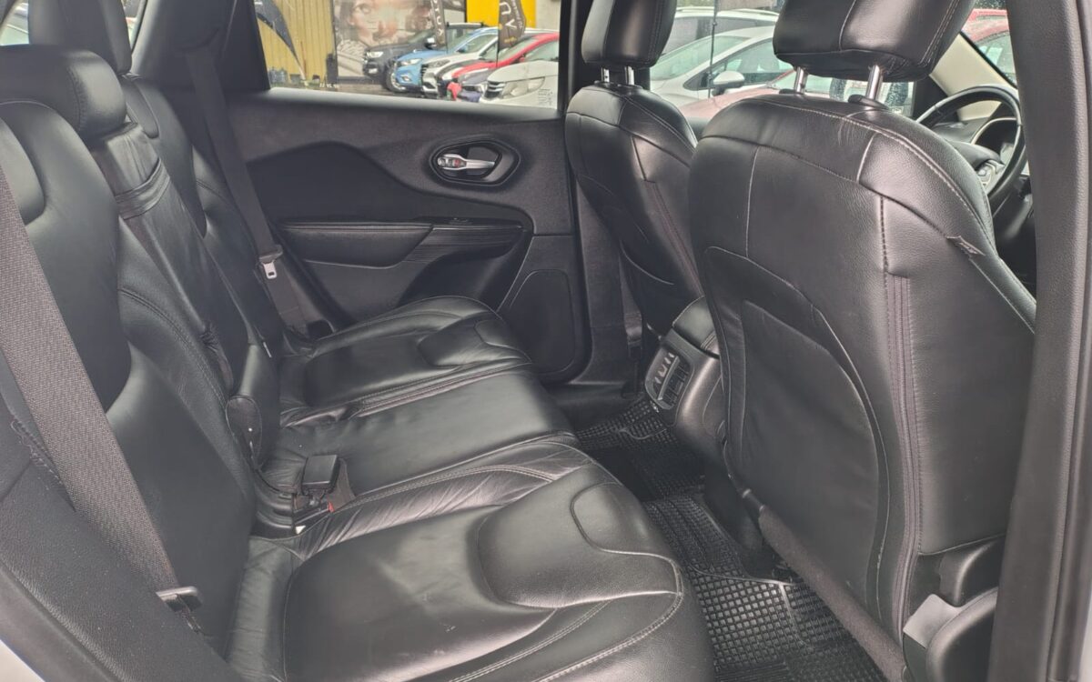 Jeep Cherokee Longitude 4×4 — foto 20 de 20